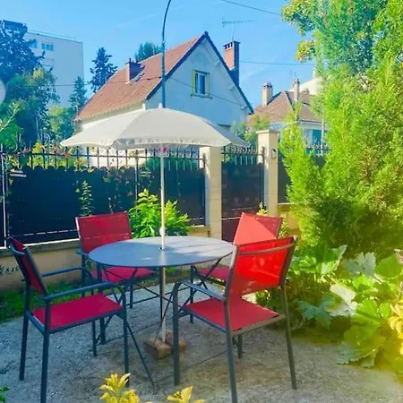 Votre Petite Maison * Bagneux (Hauts-de-Seine)